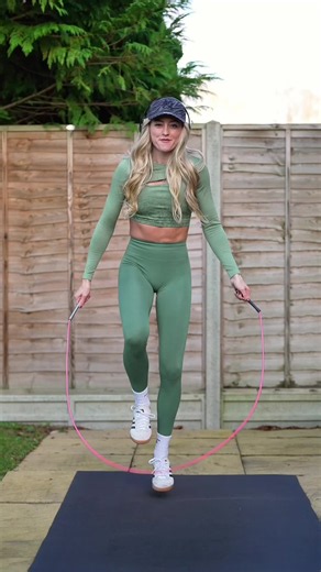 Eurgh eurgh 🤪 Learn: @fancyfeats.app My ropes: @dopamine.ropes #jumprope #skipping