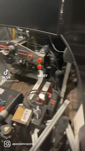 Who wants to race #simracing #simracingsetup #race #apexsimracing