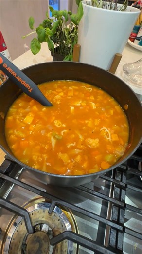 Muffins aux petits fruits protéinés 🤩 Si tu veux avoir accès à nos recettes et à des produits Tupperware en rabais 📦 joignez les promos Tupperware de Valérie 👉 https://bit.ly/promovalerie Pour profiter des meilleurs rabais inscrit-toi avec moi https://my.tupperware.ca/VALERIELAPENSEE/Enroll | Maria Meriano Business Leader of Tupperware Les Diamants