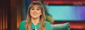 Kelly Clarkson Says Weight Loss Is a Result of Prescription Medication: 'Everybody Thinks It's Ozempic, It's Not'