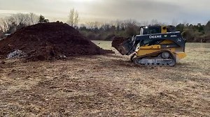 Deere 333G Loading Truck With 2 yard Bucket