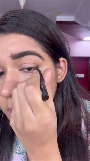 How to apply winged eyeliner 👀 #eyeliner #makeup #makeup #makeupshorts