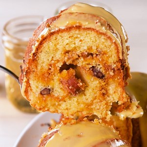 506K views · 3.8K reactions | Chili Cheese Dog Cornbread will be gone before it even cools off. Full recipe: dlsh.it/omCGqih | Delish | Facebook