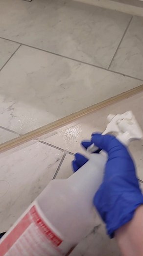 Orange gunk in shower? This is how you clean it! #cleantok #cleaning #shower #showercleaning