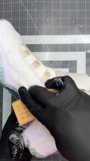 HOW TO CLEAN #jordan11 😱 DMs are open 📲 . . . .. . #sneakerhead #sneakers #puertorico #asmr