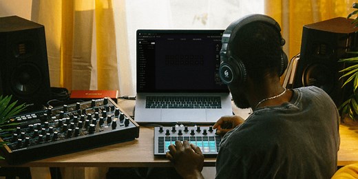 What is Sampling in Music? | Gear4music