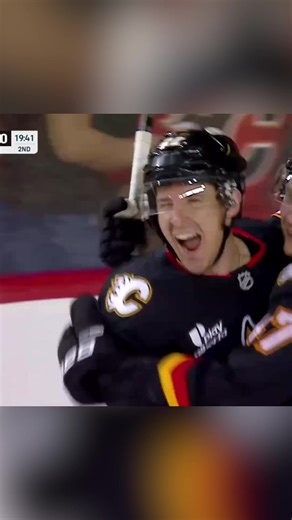 Ryan Strome picks up his first goal as a Flames in his first game 🔥 🎥: Sportsnet | #Flames