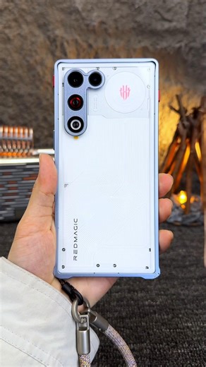 RedMagic 11 Air Want a secure phone even without a case? Choose a metal frame protective case.