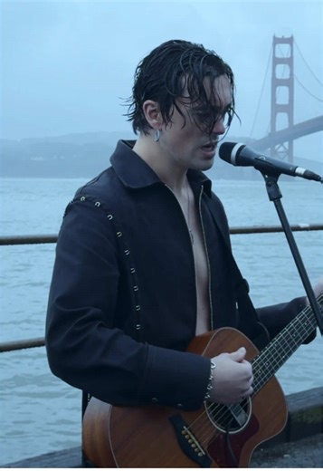 Live Acoustic Cover of Radiohead's 'Creep' at Fort Baker Pier