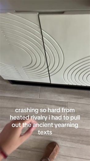 my close personal friend simon snow !! #fyp #heatedrivalry #mmromance #booktok