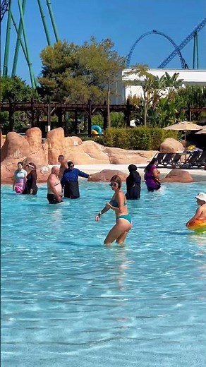 🌊Waves Fun in Swimming Pool Thrilling Water World - Spectacular Water Park 🐳 #wavepool #waterpark