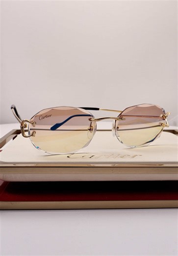 Cartier Eyewear…but done Luxury ✨ Is this the nicest Cartier Frame you’ve ever seen⁉️ Frames: Cartier CT0344O (001) Lenses Design: Giverny Shape 55x40 with NEW CLOUD FACET DESIGN Lenses: Brown 35%-Gold 30% with Transitions Gen S Amber Blue Flash Mirror Coating 👓 See The World in Luxury Discover timeless classics and bold statement pieces crafted for those who expect nothing less than perfection. ✨ Free Shipping • Free 90-Day Returns Shop the full luxury collection online at Eyespecs.com and exp