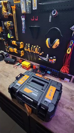 F1 MCLaren มันก็ต้องสีนี้!! Tools : DEWALTxMCLaren Toolbox : DEWALT TSTAK --------------------------------------------------- #Toolorganizer #MeetoolsShop #Dewalt #customfoam