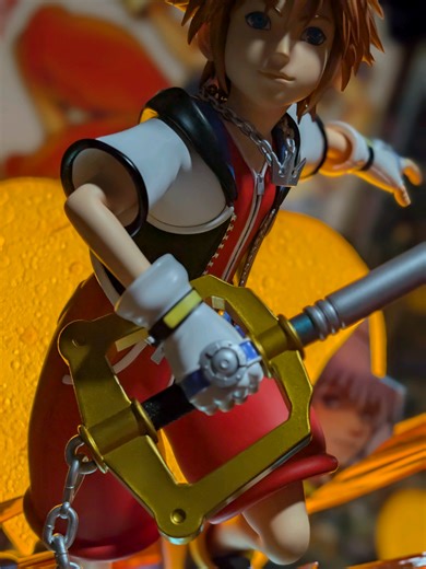 WAKE STUDIO 1/4 Kingdom Hearts Sora 116/199👑❤️ I normally don't do third party Kingdom Hearts. I wasn't a huge fan of the Black Swan statues (they weren't my style) That all changed when I saw Wake Studio show off this. I immediately knew I had to have it. I waited patiently for pre-orders to go up, and immediately put a deposit on it. Months went by, I figured that this was cancelled, cause Wake Studio kept announcing and finishing other Nintendo based statues (What they're known for, mainly Z