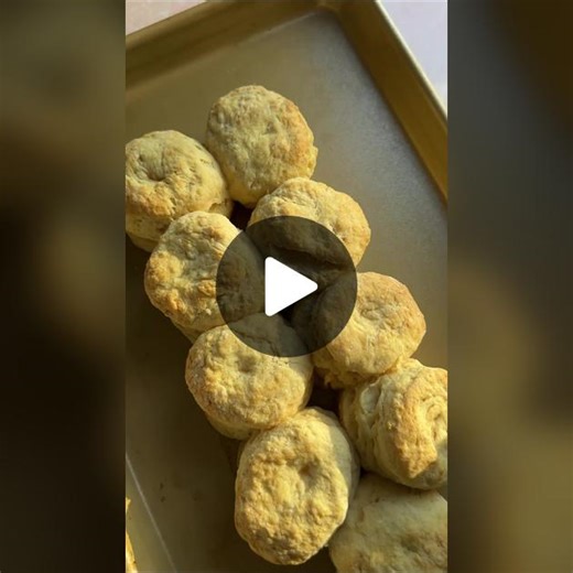 ✨ Behold: The BEST Damn Vegan Biscuits! FLUFFY, buttery 🧈, and just as good if not BETTER than the real deal! Recipe link in our bio or on MinimalistBaker.com ❤️ #minimalistbaker #vegan #veganbiscuits #easyrecipes