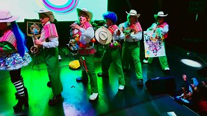 8.1K views · 188 reactions | Mix Huaynos del recuerdo y Mix de Santiagos Chapita Show - La Banda de Chapita #LaBandaDeChapita #chapitashow #payasosmusicos #showenvivo #huaynosperuanos #huayno #santiagohuancayo | Chapita Show - La Banda de Chapita | Facebook