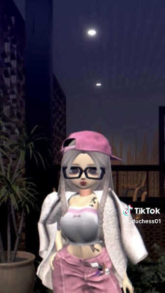 Exploring Roblox Brookhaven Gameplay with Pink Outfits