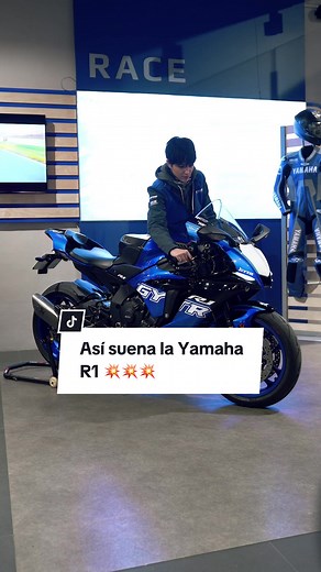 ¡Descubre el potente rugido de la Yamaha R1 en acción!