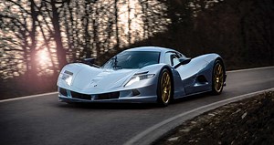 2 秒破百的無聲暴力！純電超跑 Aspark Owl 終於正式對外販售！