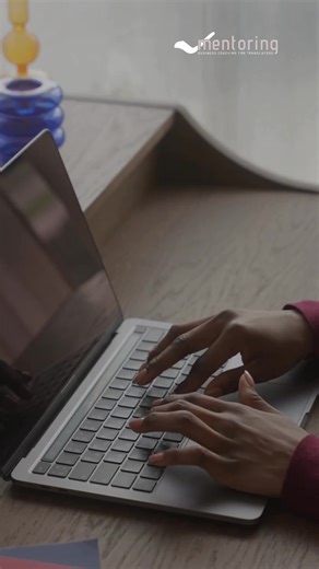 If your client flow feels unpredictable, here’s the truth: It’s not your skills—it’s your strategy. These are the patterns I see most often: ✨ unclear niche or positioning ✨ visibility that doesn’t reach decision-makers ✨ outreach that happens randomly ✨ profiles that don’t communicate value ✨ no predictable prospecting system When you fix these, consistency becomes normal, not rare. Learn the exact strategy inside the: FREE 90' MASTERCLASS FOR TRANSLATORS & INTERPRETERS “New year 2026, new goal