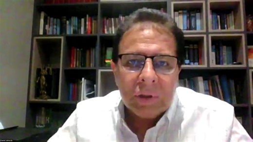 Ultima parte del diálogo del viernes, con las preguntas y comentarios de los participantes bajo la moderación de Erika Brockmann | Diálogos al Café | Facebook