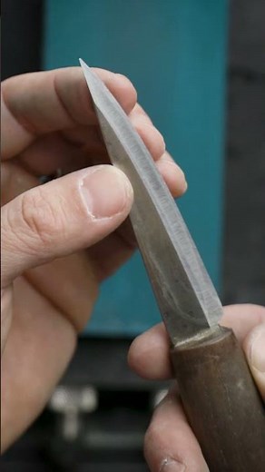 Sharpening a MagnaCut Sloyd Knife on Naniwa Diamond Pro stones #woodworking #knifesharpening #knife