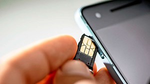 Fürs Smartphone: Was bieten die neuen eSIMs? – Schluss mit dem SIM-Karten-Gefummel
