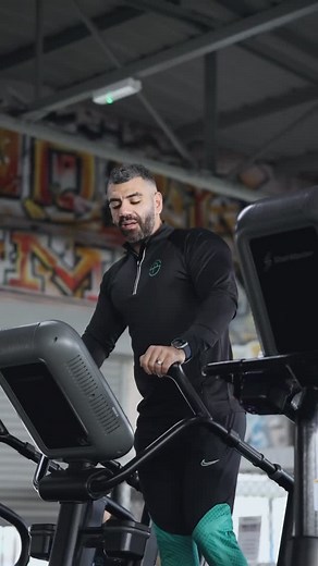 I first started working with Maya in February 2022. At the time she was abit lost with her training and nutrition. Had previously followed a very low calorie diet with pretty much no carbs. Her training was not aligned with the goals she told me she wanted to achieve. First thing I did was raise her calories, more protein, fats and especially carbs. Her training became more aligned around the goals she told me which were to build muscle specifically glute development but stay lean at the same ti
