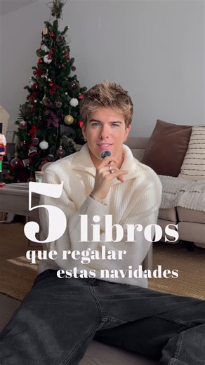 Alex Puértolas on Instagram: "#Publi Los mejores regalos son los que hablan de la relación que tienes con esa persona especial, por eso me encantadedicar mi tiempo a escoger librostan especialescomo éstos de @oberonlibros Te enseño los 5 que voy a regalar yo, ¿cuál te gustaría tener estas navidades? Autores: @alexclavero81 @hablandoderaciones @legadodehipocrates @melonsinjamon @laurencelunaluminastro #RegalaUnLibroOberon #queregalar #ideasregalo #navidad"