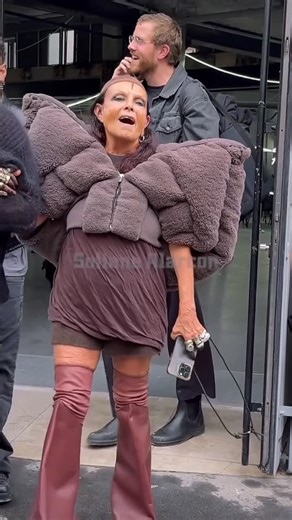 Imperfect Beauty Art | By @sofianealarcon 🕸️ #MicheleLamy attends the VETEMENTS Spring-Summer 2026 show at Paris #FashionWeek #LAMYLAND UNIVERSE @lalamichmich... | Instagram