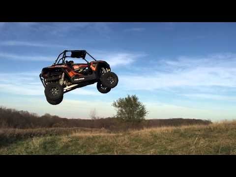 Polaris RZR XP 1000 Jump