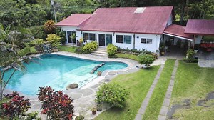 Venta de casa con amplio terreno en Santa Ana | 4 Recamaras por 495000.00 en Santa Ana Centro