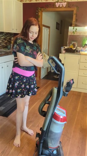 Essence burps over the vacuum 🤣 #guinessworldrecords #fypシ #fyp #viral #funny #trendin #trend #lmfao #burp #burpgirl #kidsoftiktok #kids #canadian #belch