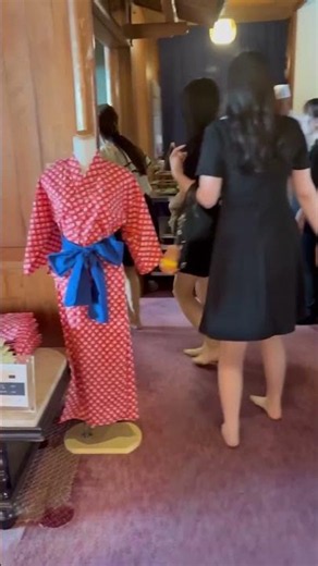 宗像の旅館が一気に華やかに！宴会コンパニオン登場の瞬間