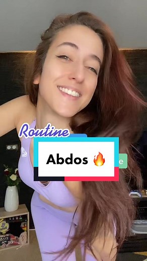 Une série d’abdos debout pour changer des abdos classiques 😃 Sur quel thème vous voulez des astuces? Ventre plat, renforcement, souplesse (pont, grand ecart)… dites moi tout 🥰 #tiktokacademie #abdos #absworkout #fitness #tuto #professeurdedanse