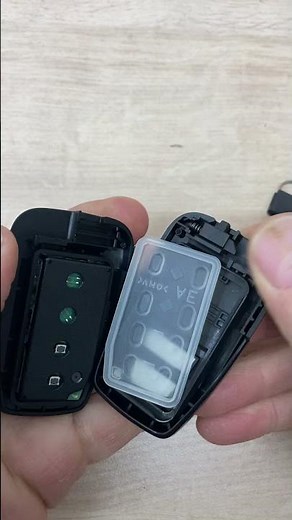 Toyota smart key battery change -EASY DIY #automobile #remotebattery #mechanic #remotecontrol