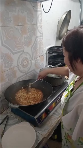 poniendo mi sazón la cocina