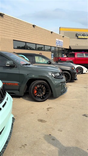Trackhawk vs Hellcat: Mopar power comparison