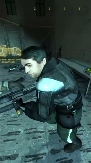 Death by squeeze via ammo crate #gaming #halflife2