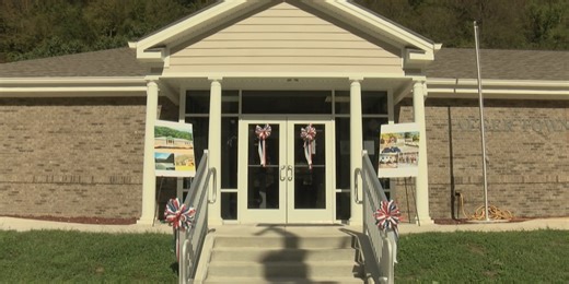 Iaeger welcomes new town hall with ribbon cutting