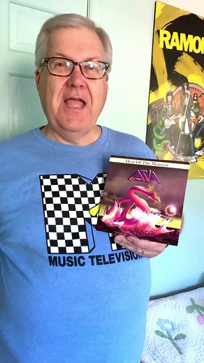 1.8K views · 94 reactions | The supergroup Asia had super success on the Pop charts in 1982. #asia #HeatOfTheMoment #progrock #hardrock #elp #kingcrimson #80smusic #MusicHistory | 45 of the Day | Facebook