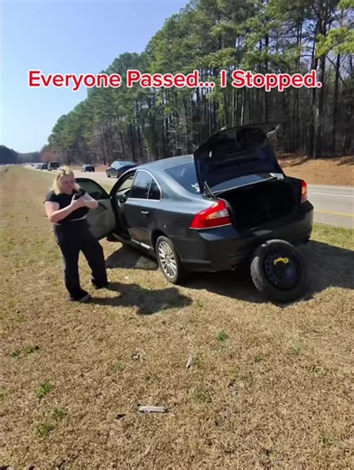 A Roadside Rescue: Helping a Stranger in Need
