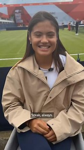 Steak is an absolute must for Emma Raducanu 🥩😍 What do tennis players eat after a match? 👀 | BBC Sport