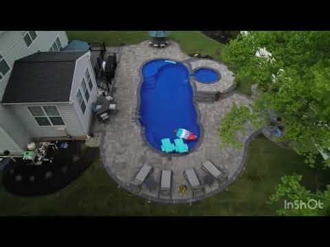 River Pools C 40 & Spa by Hydroscape Pools Inc.