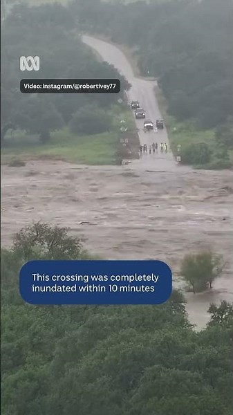 Timelapse shows rising river in Texas flash flood | ABC NEWS