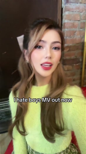 My Favorite Romcoms: Must-Watch Movies for a Romantic Comedy Fan