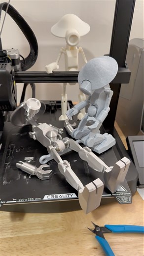 🖨️ Creality Ender 3 V3 SE 🧵 Ultra Silk PLA Filament 💻 Makers World