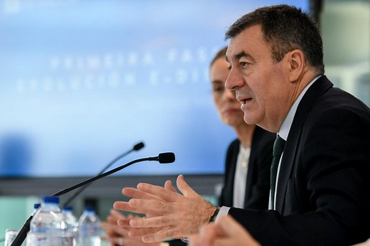 La Xunta dotará a los centros E-Dixgal con libros de texto para afianzar el modelo de enseñanza híbrida