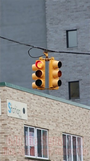 8-Inch Eagle Durasig Traffic Signal Clusters - East Lansing, MI (shorts version) #trafficsignals