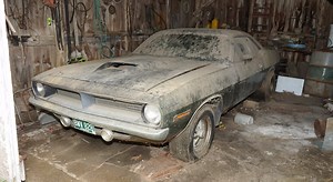 This barn-find AAR Cuda is “as original as original can be” - Hagerty Media